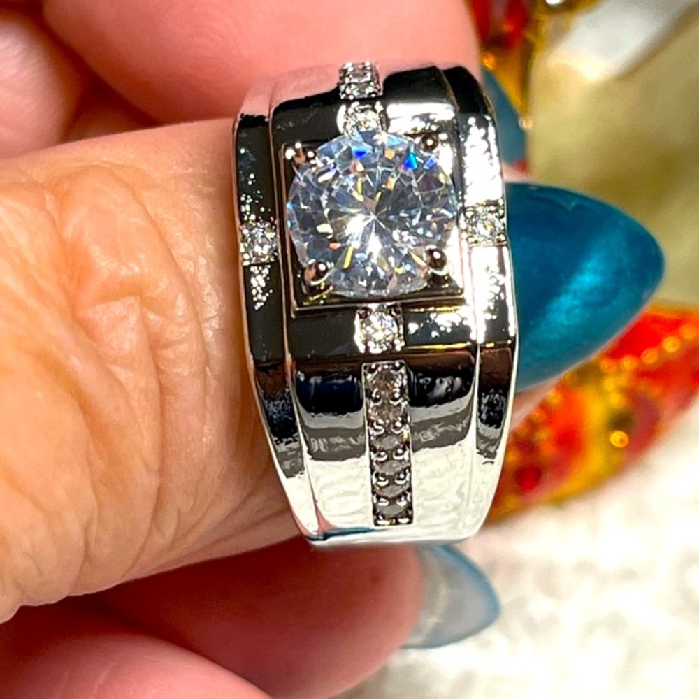 Men’s rhinestone silver ring